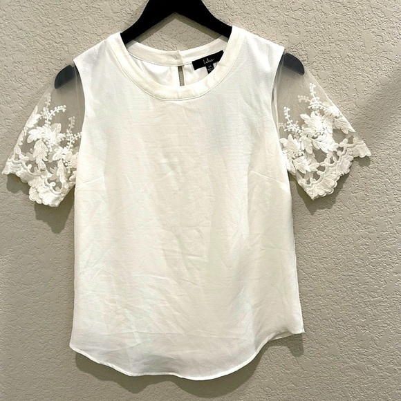 Lulu’s White top in XS NWT - Picture 1 of 10